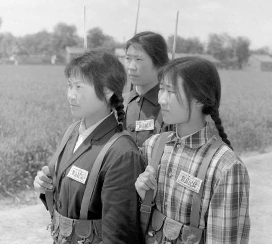 中國女兵老照片，歷史中的巾幗英雄形象展現(xiàn)，中國女兵老照片，歷史巾幗英雄形象展