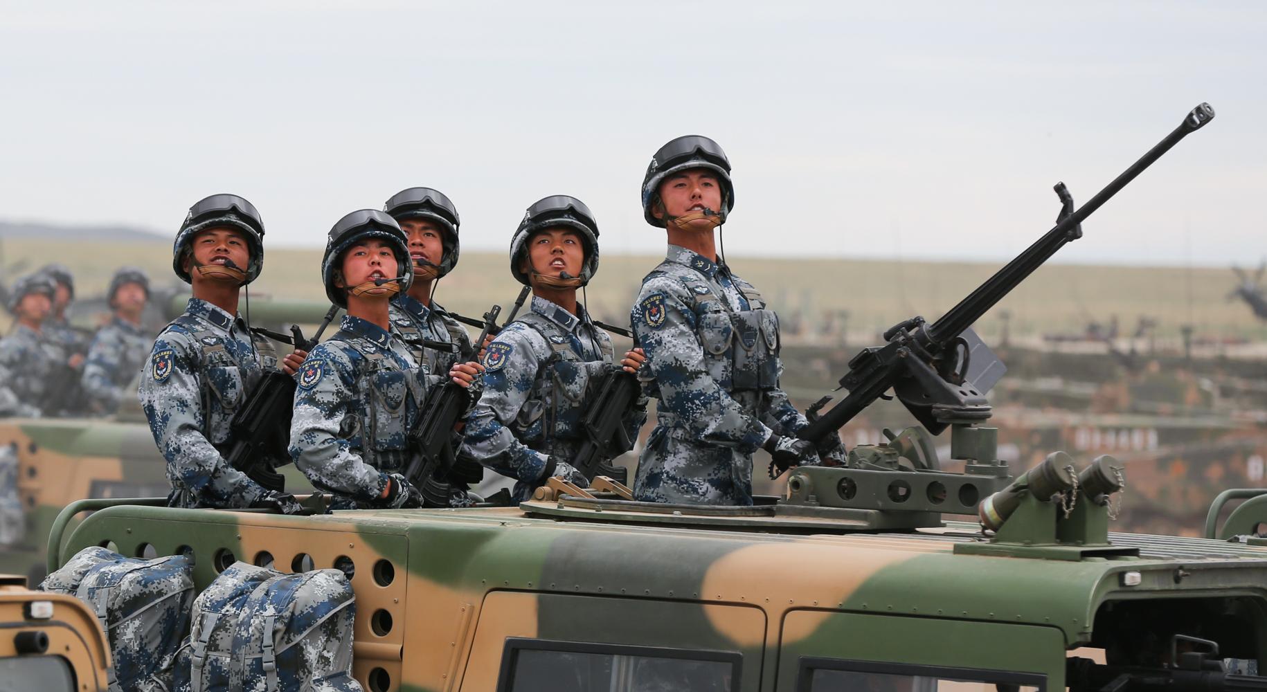 建軍90年閱兵完整版，回顧歷史，展望未來，建軍90年閱兵回顧，歷史印記與未來展望