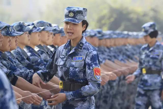 大學(xué)生女兵容易被錄取嗎？解析影響因素與機(jī)會(huì)平等，女大學(xué)生兵錄取機(jī)會(huì)解析，影響因素與平等權(quán)益探討