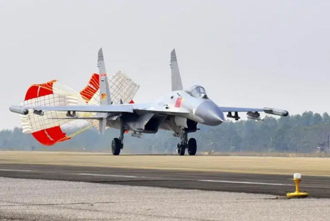 連云港軍用機場殲-11，揭秘軍事航空的神秘面紗，揭秘連云港軍用機場殲-11軍事航空的神秘面紗