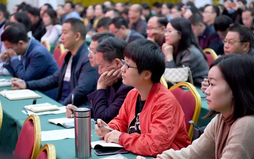 新聞報刊最新一期，深度解讀熱點事件，掌握最新資訊動向，新聞熱點深度解讀，掌握最新資訊動向