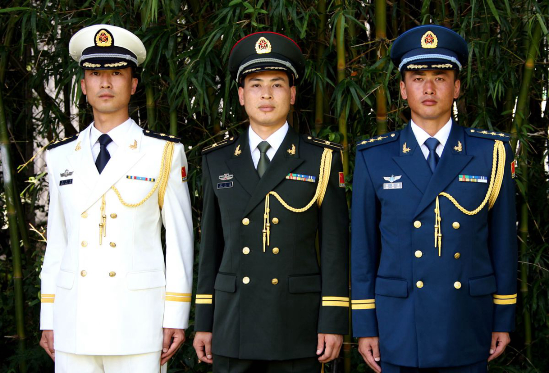 中國(guó)人民解放軍軍裝的演變與意義，中國(guó)人民解放軍軍裝演變及其意義探究