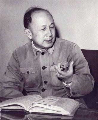 錢學森的成就和貢獻，偉大的科學家的一生，錢學森的偉大成就與科學貢獻，一生獻身于科學事業(yè)的光輝歷程
