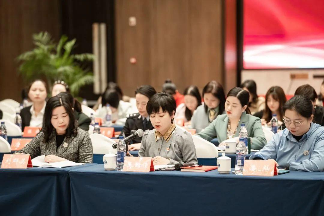 正版管家婆軟件，全面解析其優(yōu)勢與價值，正版管家婆軟件，優(yōu)勢與價值全面解析