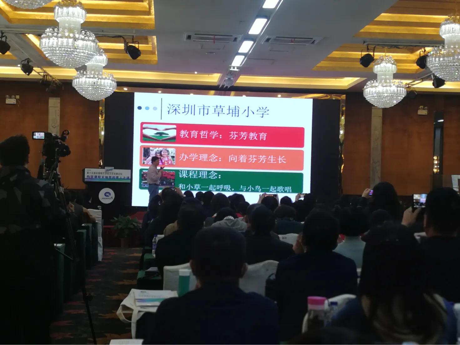 芳草地免費(fèi)資料論壇——探索、分享與成長(zhǎng)的聚集地，芳草地免費(fèi)資料論壇，探索、分享與成長(zhǎng)的樂(lè)園