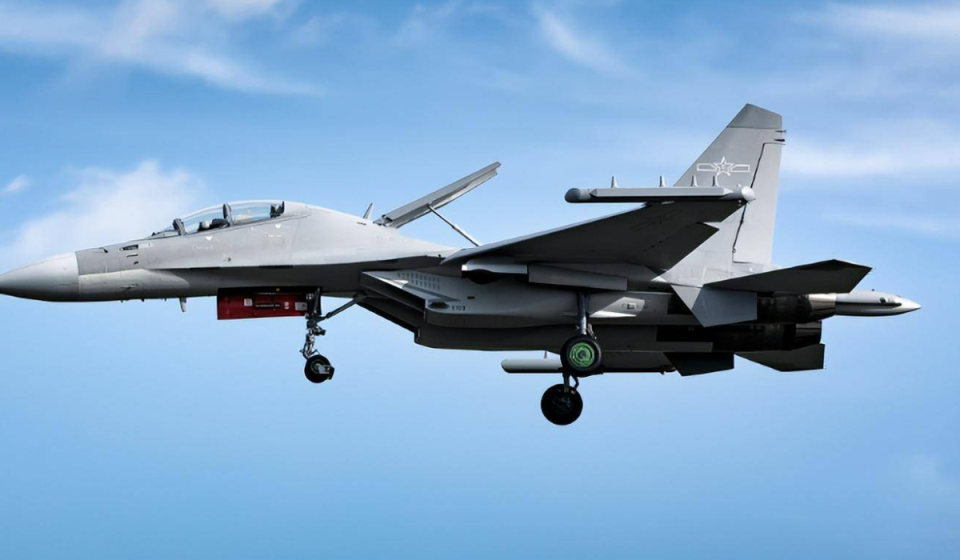 殲-16，中國航空工業(yè)的杰出代表，揭秘其屬于第幾代戰(zhàn)機，揭秘殲-16，中國航空工業(yè)杰出代表，究竟屬于第幾代戰(zhàn)機？