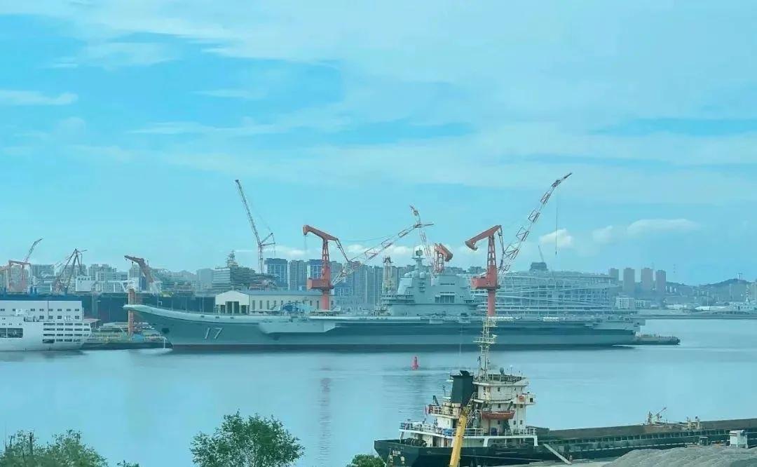 揭秘中國海軍新利器，004航母，揭秘中國海軍新利器，004航母震撼登場