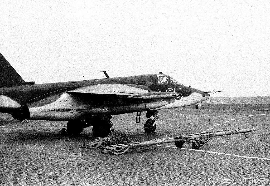 蘇-25攻擊機(jī)的卓越性能與獨(dú)特特點(diǎn)，蘇-25攻擊機(jī)的卓越性能與獨(dú)特特性解析