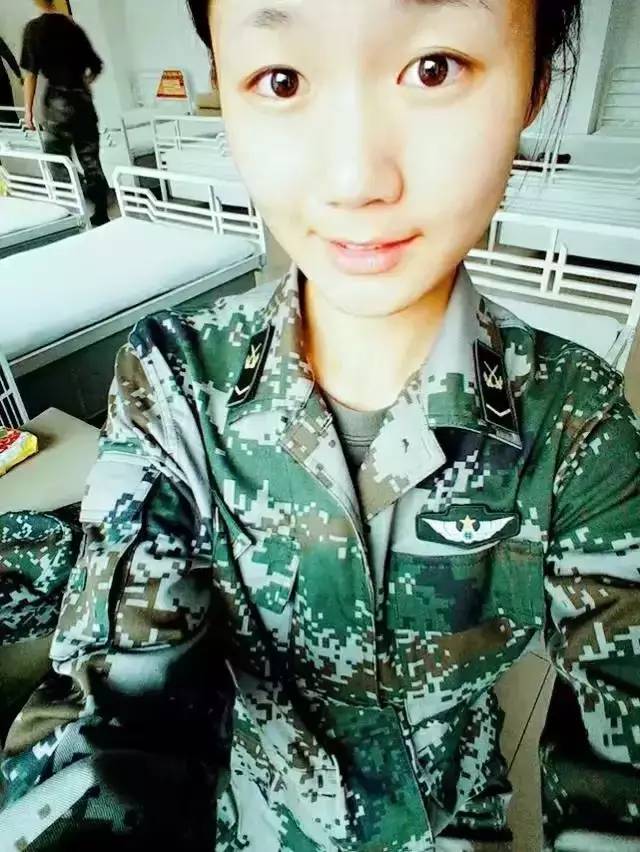 儀仗女兵郭晗，堅(jiān)韌與榮耀的象征，儀仗女兵郭晗，堅(jiān)韌之魂，榮耀之象征