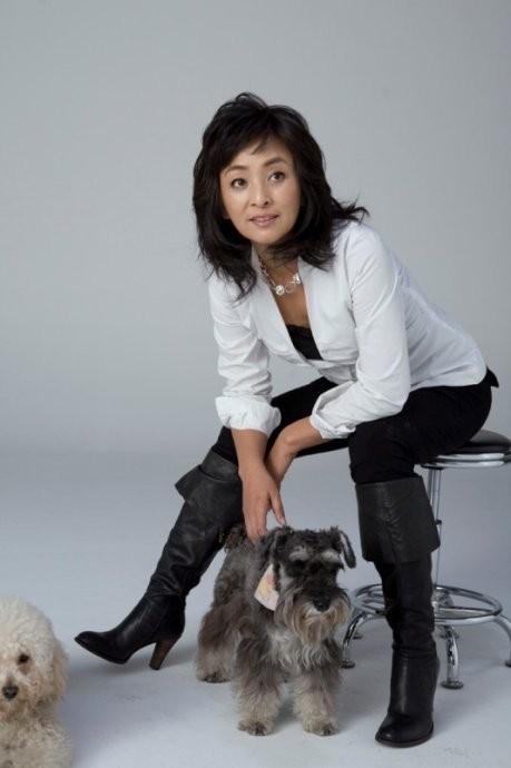 演員李勤勤的個人資料與圖片，李勤勤個人資料及圖片簡介