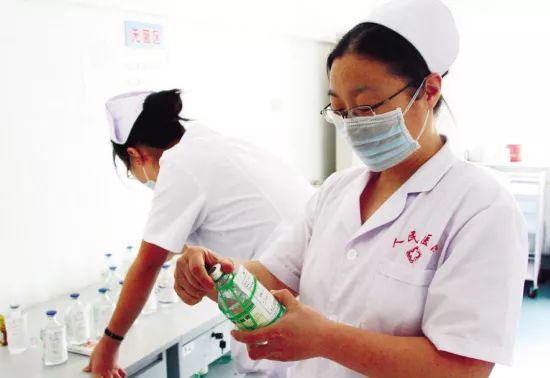 免費醫(yī)生咨詢，健康無憂，一站式解決您的健康問題，免費醫(yī)生咨詢，一站式解決健康煩惱，無憂健康保障